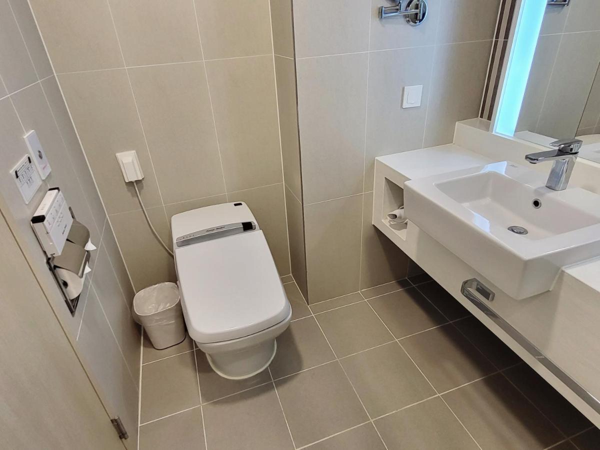 Hotel Tour Incheon Airport Hotel & Suites Bagian luar foto