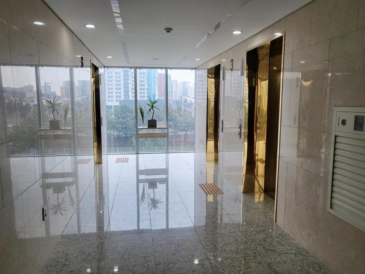 Hotel Tour Incheon Airport Hotel & Suites Bagian luar foto