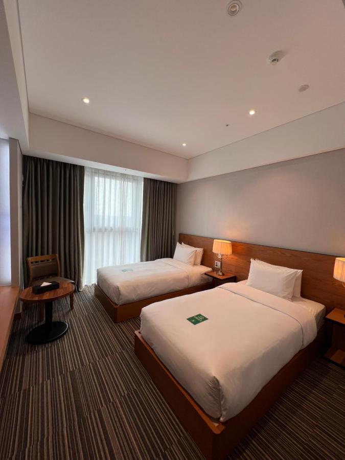 Hotel Tour Incheon Airport Hotel & Suites Bagian luar foto