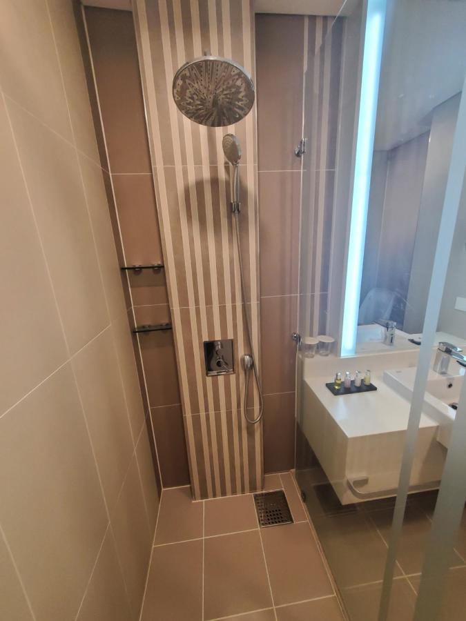Hotel Tour Incheon Airport Hotel & Suites Bagian luar foto